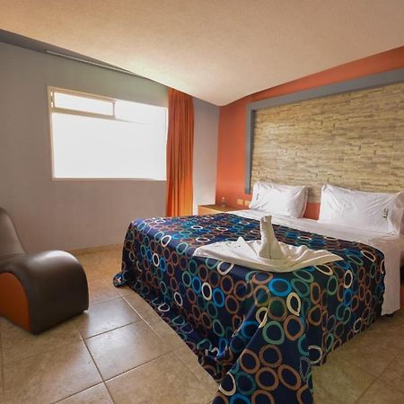 Motel Venecia Momoxpan Екстер'єр фото
