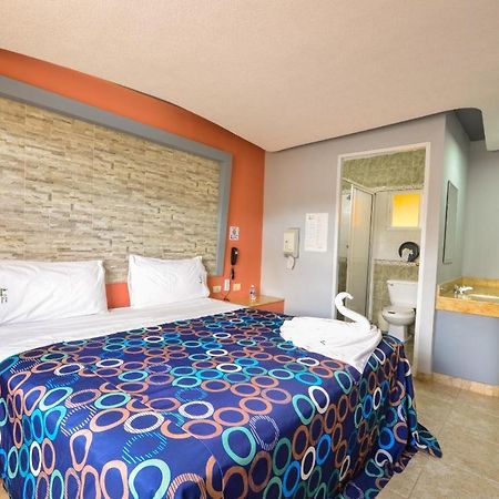 Motel Venecia Momoxpan Екстер'єр фото