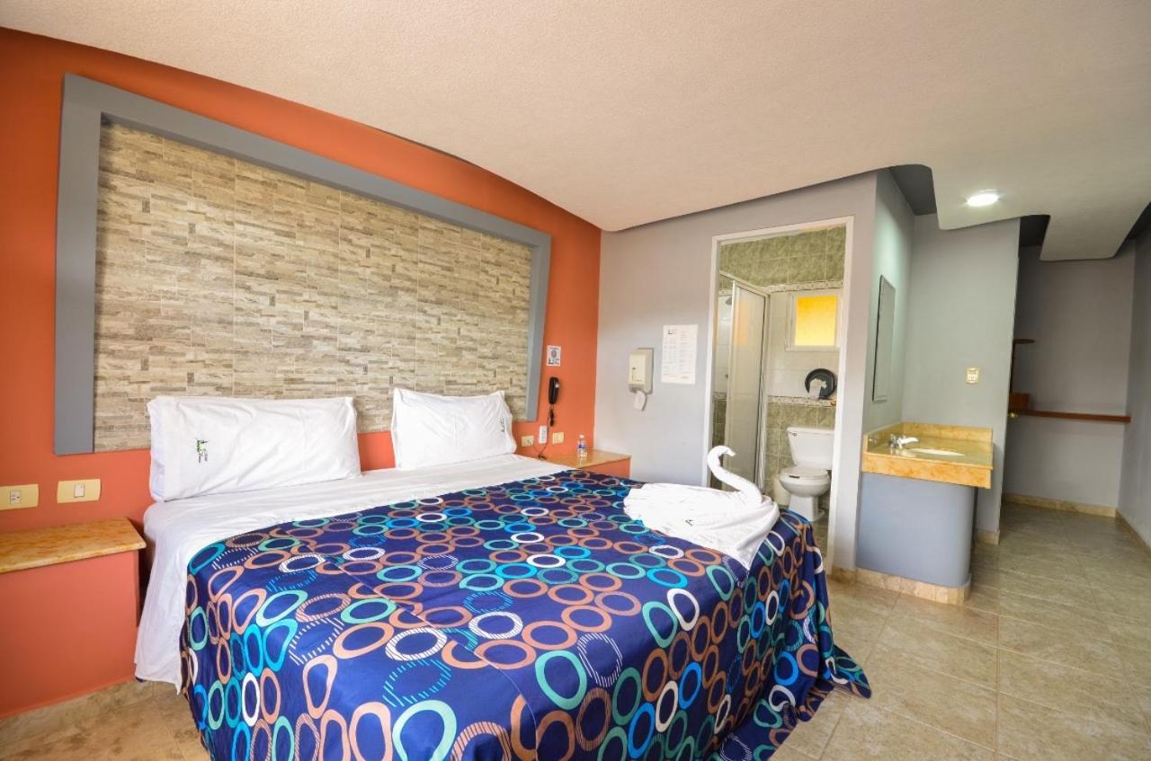 Motel Venecia Momoxpan Екстер'єр фото
